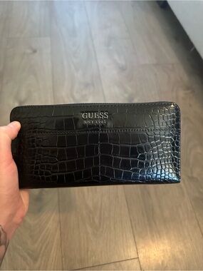 Guess wallet